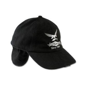 Бейсболка зимняя с встроенным в козырёк фонариком Mikado UM-ULED03-BK черная